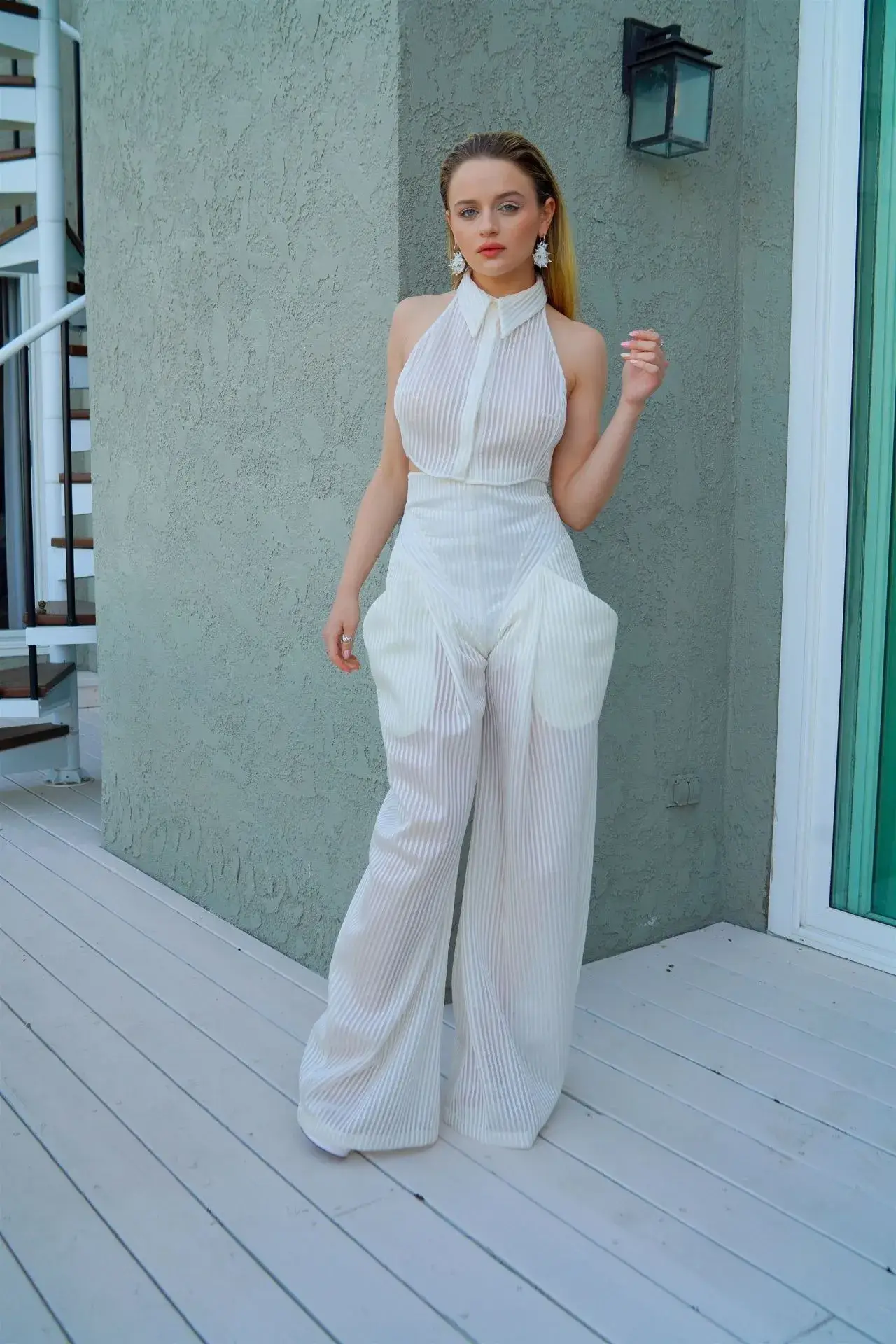 AMERICAN ACTRESS JOEY KING PHOTOSHOOT IN WHITE DRESS 2